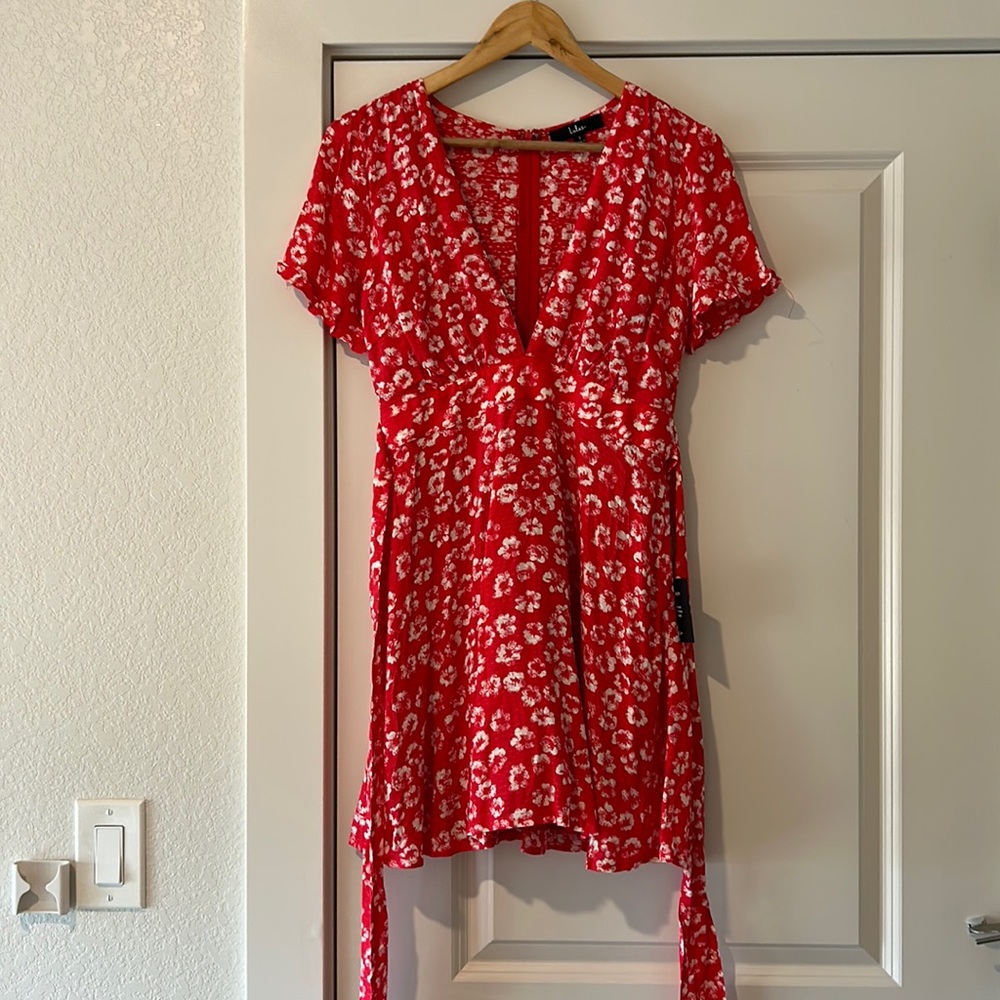 Mini Floral Dress 🌸 - Picture 4 of 7
